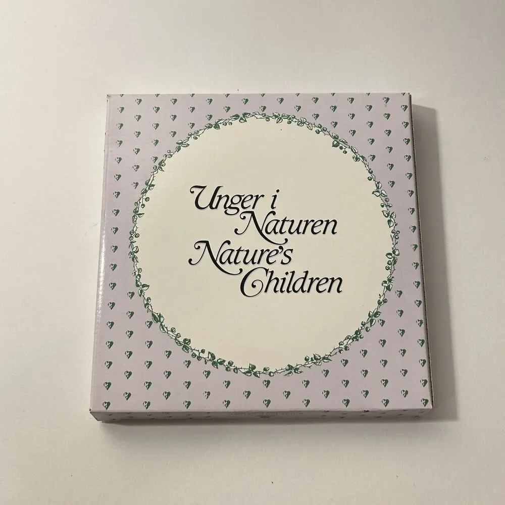 ROYAL COPENHAGEN Plate THE ROBINS Nature's Children Series